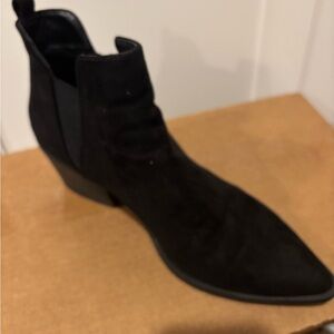Universal Thread Black Ankle Booties